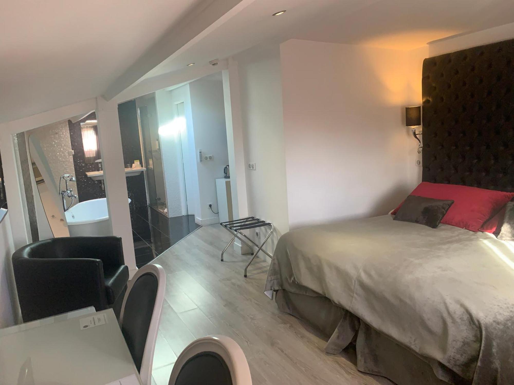 Les Criquets Hotel & Spa Blanquefort  Luaran gambar