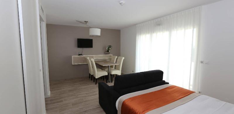 Les Criquets Hotel & Spa Blanquefort  Luaran gambar